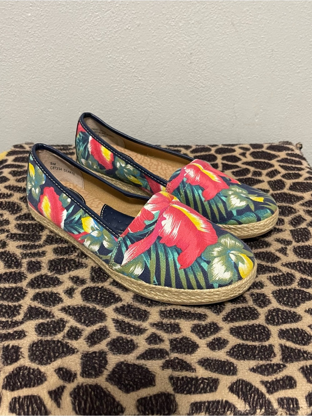 BOC By Born Concepts Floral Print Comfort Loafers Womens 8